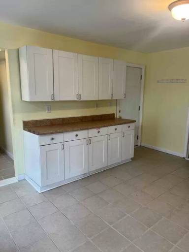 Main picture of 235 Oak St