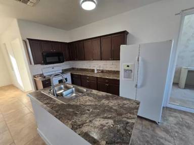 Main picture of 5117 S 15th Pl