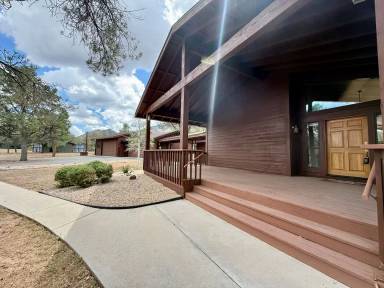 Main picture of 8470 N Vista Ln