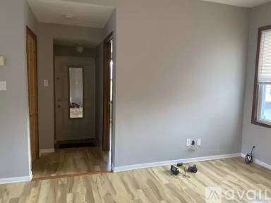 Main picture of 837 W 34th St