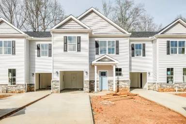 Main picture of 235 Marshland Ln