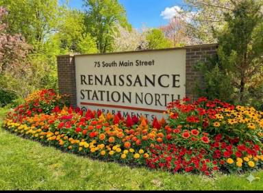 Main picture of 75 S Main St