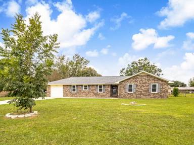 Main picture of 776 Bay Springs Dr