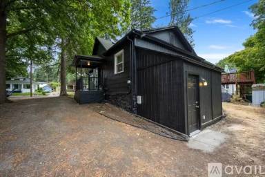 Main picture of 1829 E 14th Ave