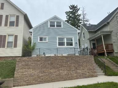 Main picture of 1218 Saint Clair Ave