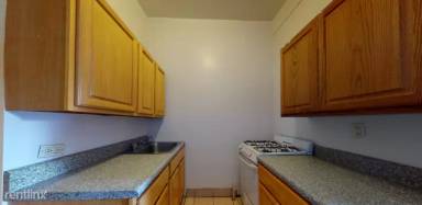 Main picture of 1570 3rd Ave