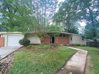 Main picture of 815 Beverly Dr