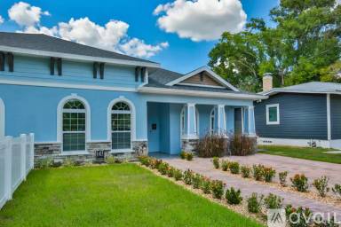 Main picture of 209 W Amelia Ave