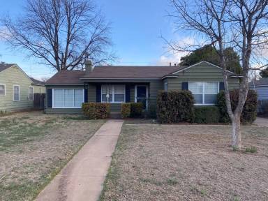 Main picture of 3208 26th St