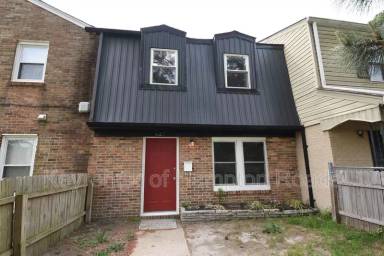 Main picture of 627 Red Horse Ln