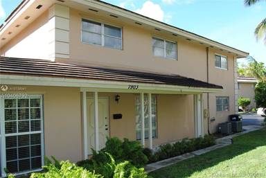 Main picture of 7903 Camino Cir