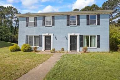 Main picture of 391 Charter Ct