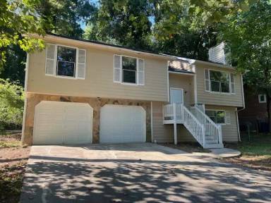 Main picture of 6127 Tucker Ln