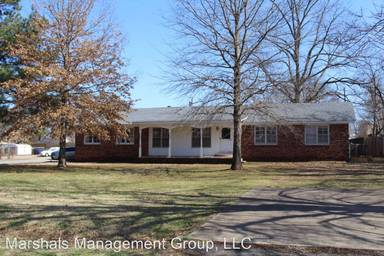 Main picture of 2201 S 65th St