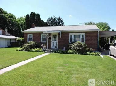Main picture of 742 E Lehman St
