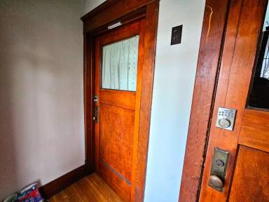 Main picture of 255 Woodside Ave