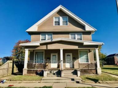 Main picture of 25 W Franklin St