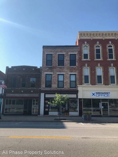 Main picture of 634 Maine St