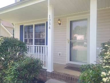 Main picture of 1034 Persimmon Ct