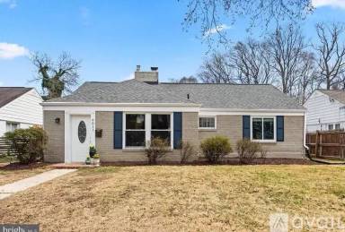 Main picture of 9011 Miles St