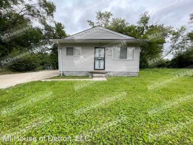 Main picture of 18090 Biltmore St