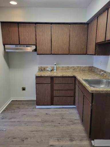 Main picture of 1145 S Main St