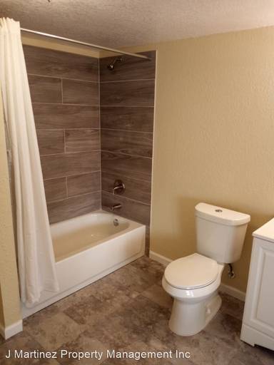 Main picture of 902 N 6th St