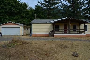 Main picture of 75855 Booth Kelly Camp Rd
