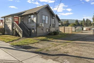 Main picture of 8389 Falls Ave