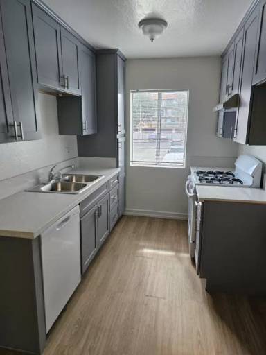 Main picture of 18312 Collins St
