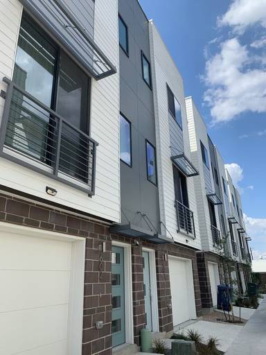 Main picture of 303 W Cypress St