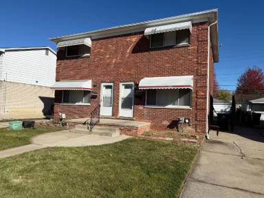 Main picture of 26200 Pinehurst St