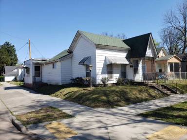Main picture of 609 S 18th St