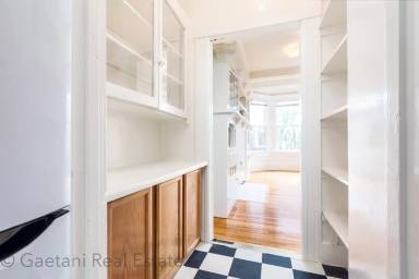 Main picture of 751 Page St
