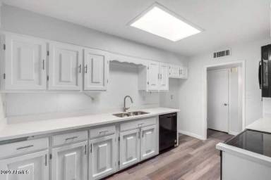 Main picture of 10608 W El Rancho Dr