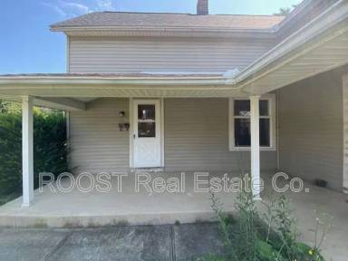 Main picture of 198 E High St
