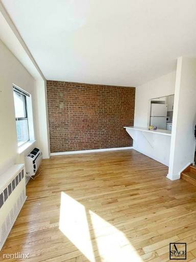 Main picture of 201 E 12th St Apartments