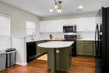 Main picture of 124 Larkspur Dr