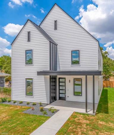 Main picture of 204 Fairway Dr