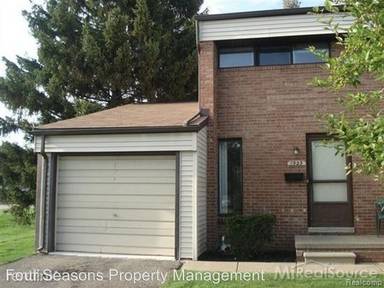 Main picture of 1923 Nicholas Ct
