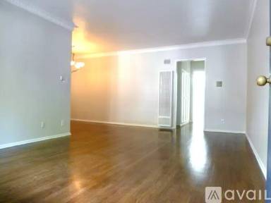 Main picture of 1042 N Vista St