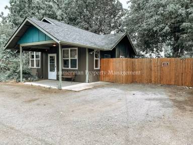 Main picture of 1357 Garfield Aly