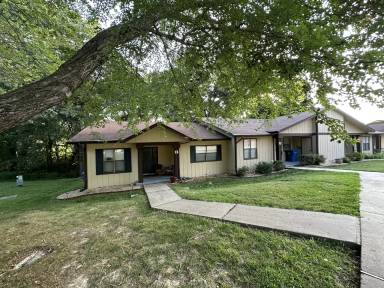 Main picture of 7 Eleanor Ln