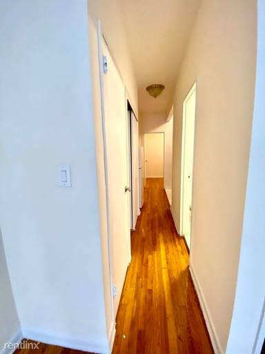 Main picture of 413 E 81st St