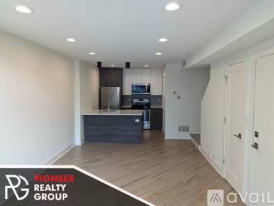 Main picture of 944 W Grace St Apartments