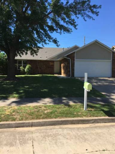 Main picture of 2405 W Canton Pl