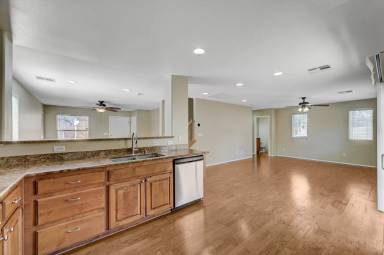 Main picture of 8269 New Leaf Ave