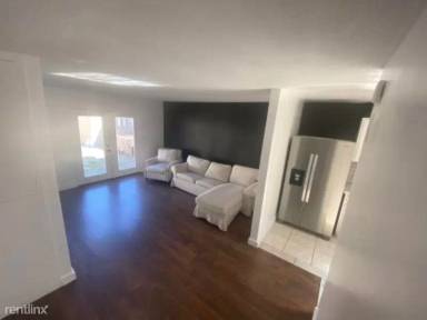 Main picture of 1211 E Altadena Dr