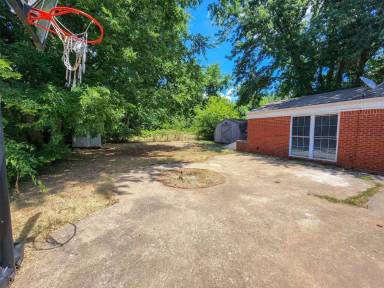 Main picture of 714 W Wood St