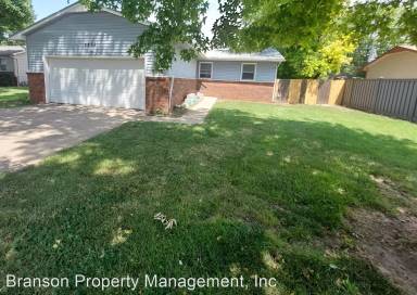 Main picture of 2832 S Chase Ave